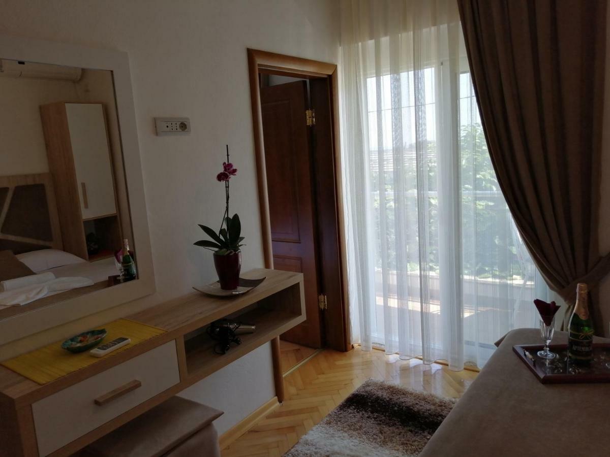 Apartments Gazi ウルツィニ エクステリア 写真
